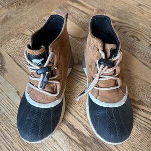 Sorel Out N About IV Classic Suede Duck Boots Tan/Black Women’s 5 Excellent Cond